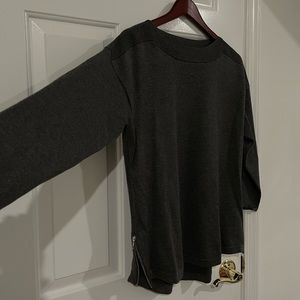 Carolyn Taylor Gray Sweater with Zipper Detailing